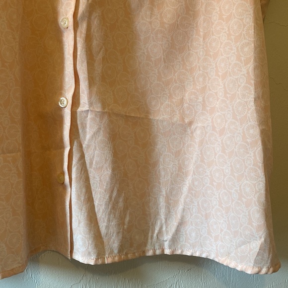 *SOLD*Banana Republic Light Pink Bicycle Pattern Button Down Top Size M - Picture 3 of 6